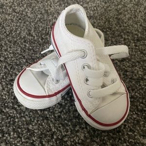 US baby size 4 classic converse. EUC